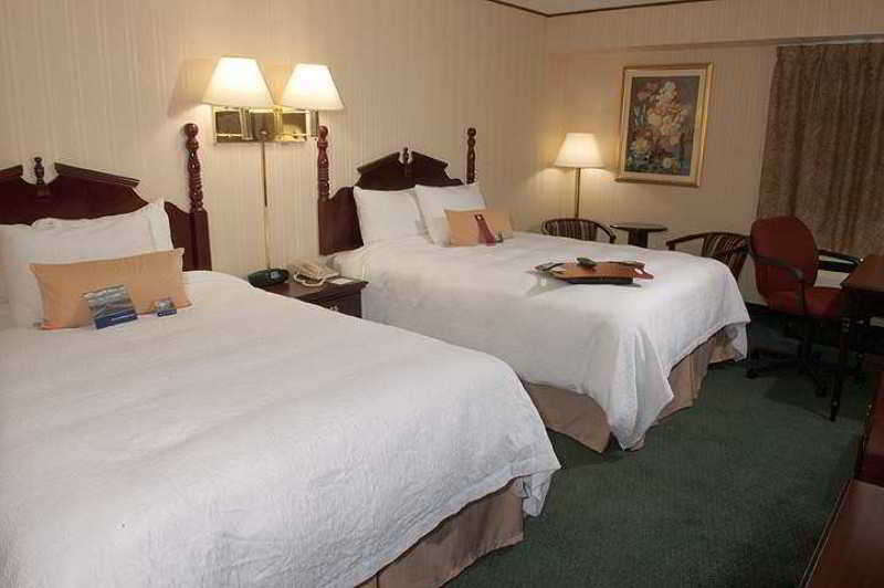 Hampton Inn Carlstadt At The Meadowlands Phòng bức ảnh